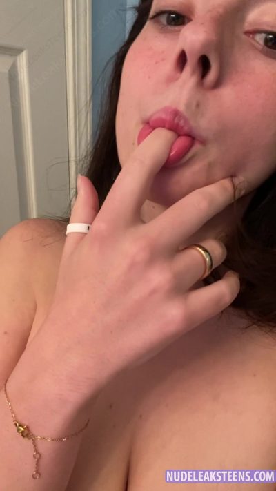 titty play – Dirty minded girl sucks on her fingers like shes thinking about sucking on a dick & plays with her titties after