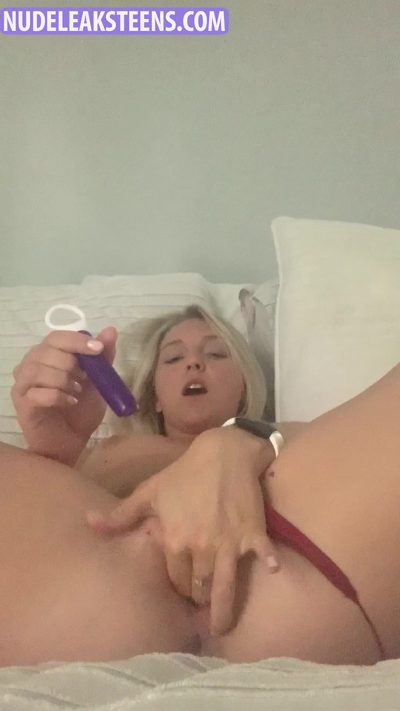 Megan Malyj – Horny blonde moans loudly n desperate as she uses vibrator on her pussy