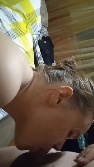 Viktorija Valieva Mnogo – She gives a handjob and as she starts sucking it she gets railed in missionary