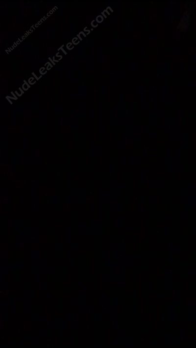 Amelia T – Video fully dark as she sings a song beautifully