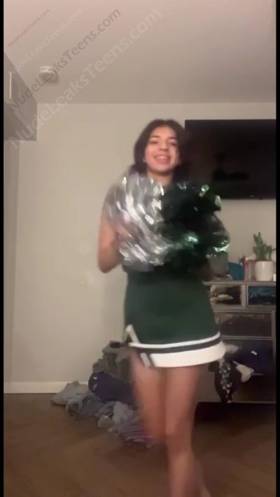 Isabella R – Sexy brunnete teen dances around in cheerleader outfit