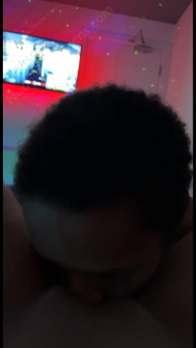 Laura – She gets her pussy eaten by a horny dude