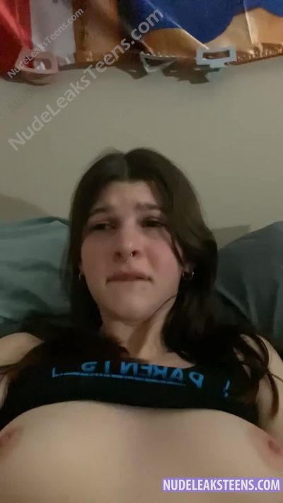 Madi O – She enjoys pleasuring her pussy so much