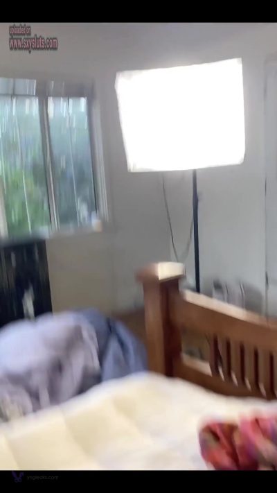 Phia Bates – She lies completely flat on the bed taking dick from behind