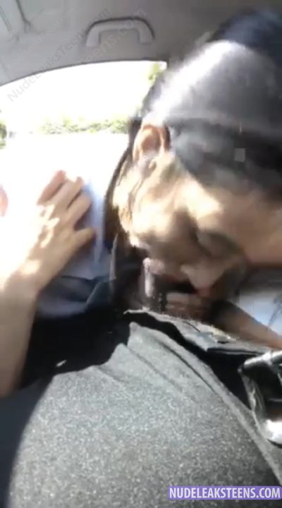 Regina Cadano – She sucks inside of the car