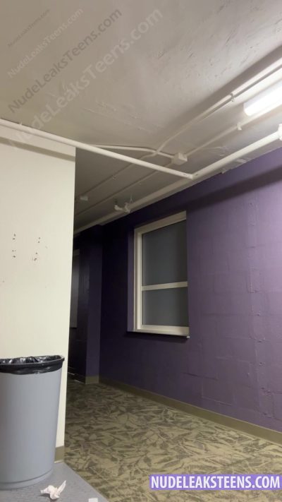 Sidney Bryant – Blonde girl hanging out in wc with her boyfriend