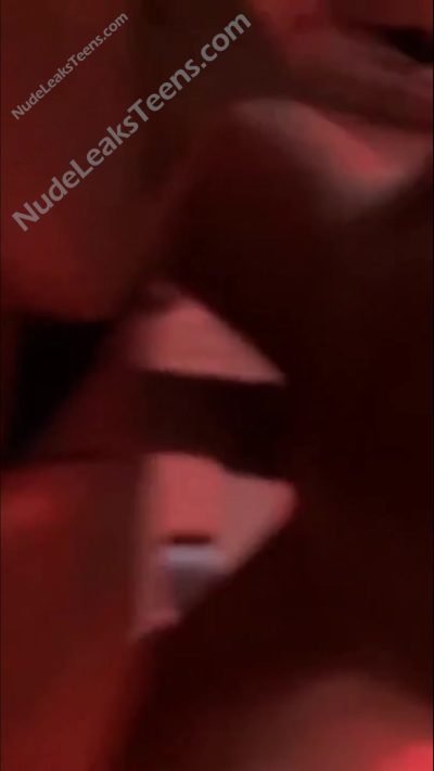 red head chic – She gets pounded aggressively in missionary