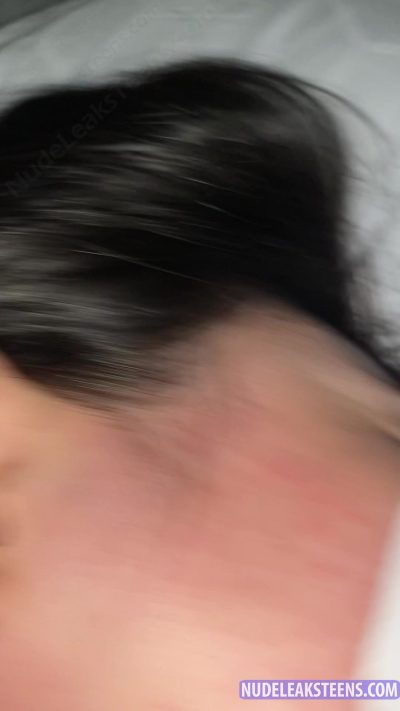 Zyan Cabrera – She laughs in bed with her boyfriend